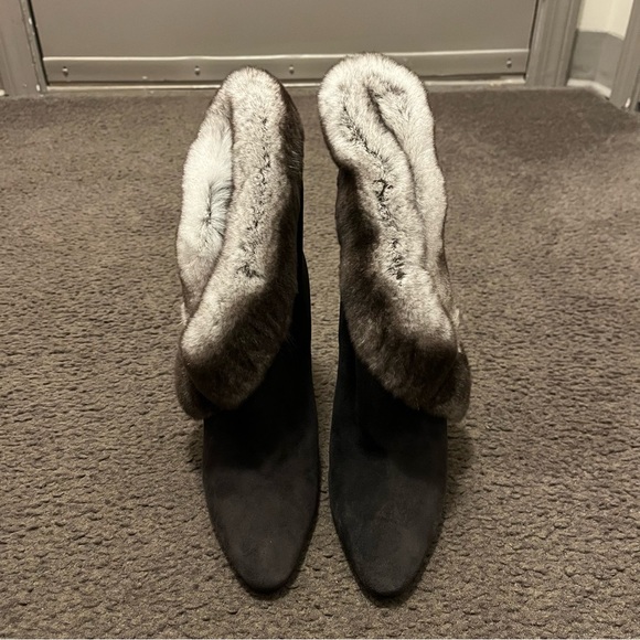 Manolo Blahnik Nestanu Suede Chinchilla Fur Heeled Booties - Picture 2 of 10